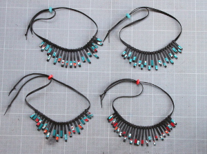 4 colliers